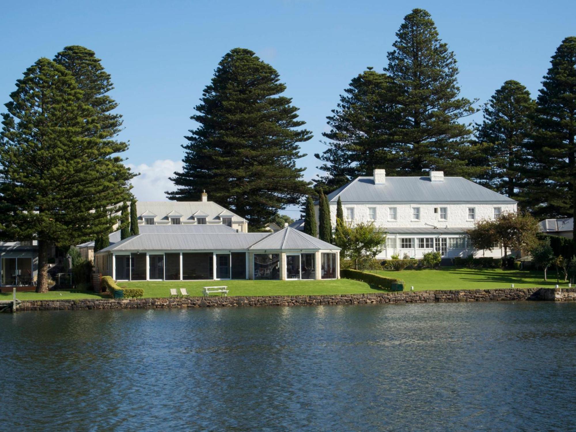 Douglas Riverside Aparthotel Port Fairy Exteriör bild